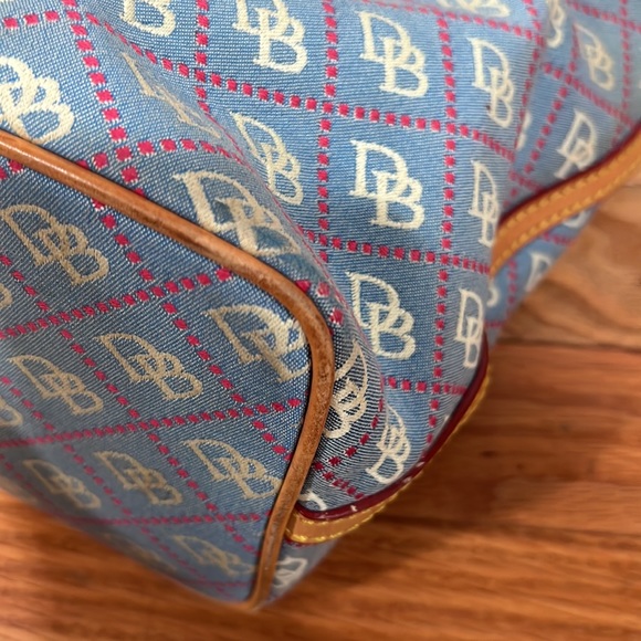 GUC beautiful Dooney & Bourke Handbag 👜 - Picture 13 of 17